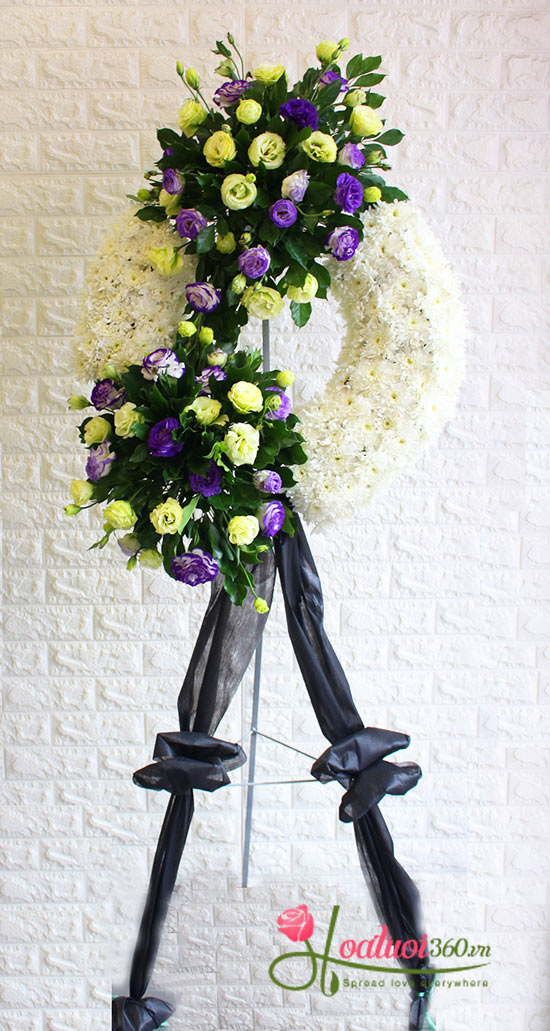 Shop hoa tươi quận Bình Thạnh trưng bày mẫu hoa tang chia sẻ đau thương mất mát
